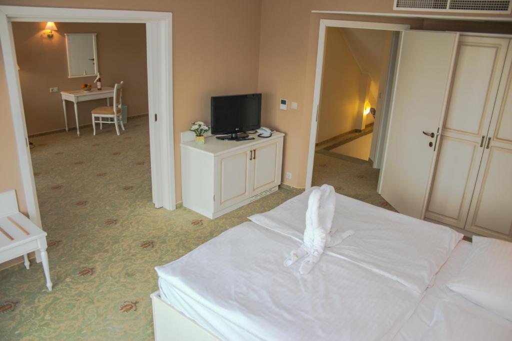 Calimbra Wellness Hotel Superior Miskolc Room photo